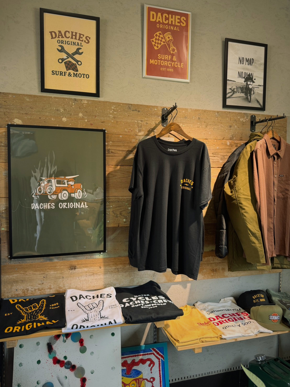 DACHESの店頭ディスプレイ